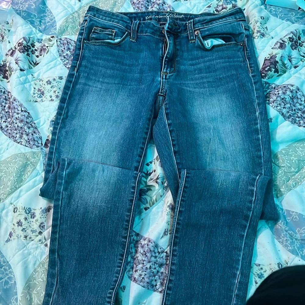 A universal thread Jean